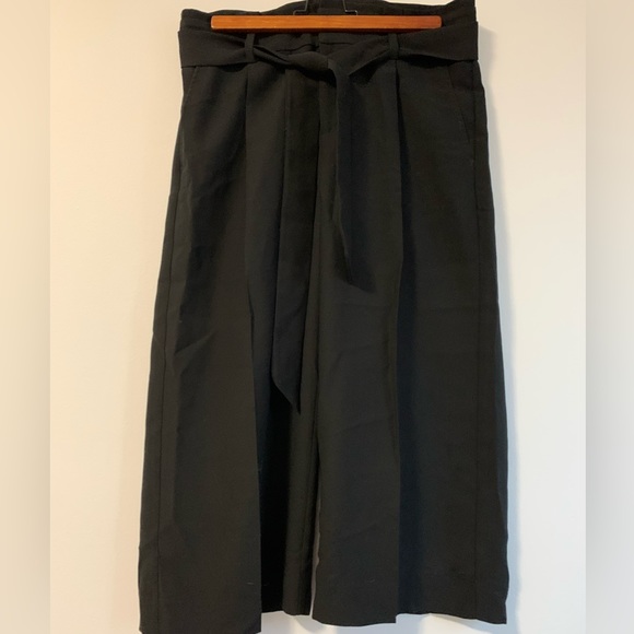 Black paper bag with front seam pants - banana republic - size 6S - Picture 2 of 3